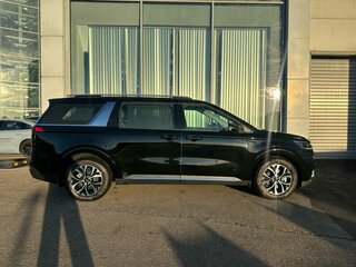 2023 Kia Carnival IV, чёрный, 6749000 рублей, вид 3