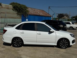 2024 Lada (ВАЗ) Granta Sportline I Рестайлинг, белый, 1050000 рублей, вид 3