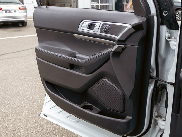 2015 Ford Explorer V, белый, 1435000 рублей - вид 11