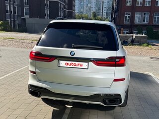 2020 BMW X7 40i I (G07), белый, 8000000 рублей, вид 3