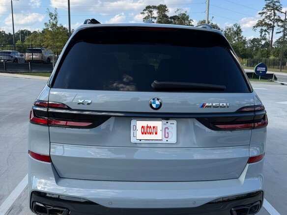 2025 BMW X7 M60i I (G07) Рестайлинг, серый, 17500000 рублей - вид 12