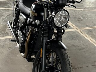 2021 Triumph Street Twin, чёрный, 900000 рублей, вид 1