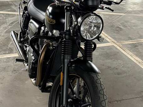 2021 Triumph Street Twin, чёрный, 900000 рублей, вид 1