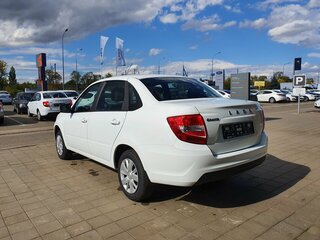 2026 Lada (ВАЗ) Granta I Рестайлинг, белый, 1110000 рублей, вид 4