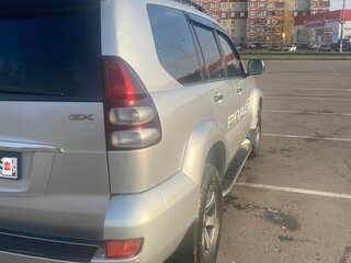 2007 Toyota Land Cruiser Prado 120 Series Рестайлинг, серебристый, 1550000 рублей, вид 3