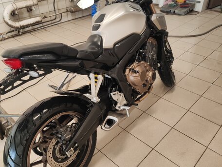 2019 Honda CB 650R, серебристый, 750000 рублей, вид 4