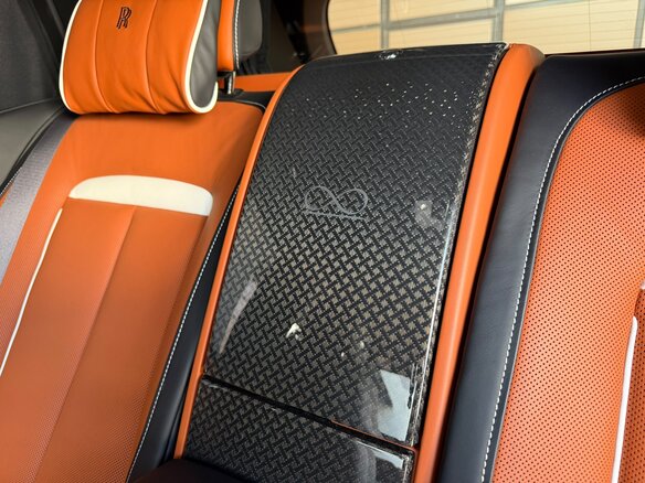 2024 Rolls-Royce Cullinan Black Badge I Рестайлинг (Series II), чёрный, 52700000 рублей - вид 28