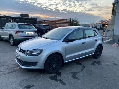 2010 Volkswagen Polo V, серебристый, 573000 рублей, вид 1