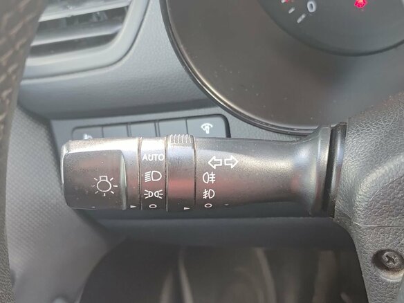 2015 Kia Rio III Рестайлинг, белый - вид 19
