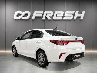 2021 Kia Rio IV Рестайлинг, белый, 1560000 рублей, вид 2