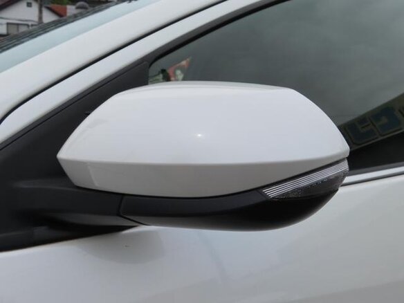 2023 Toyota Yaris IV, белый, 1150400 рублей - вид 34