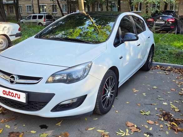 2012 Opel Astra J Рестайлинг, белый, 1100000 рублей - вид 1