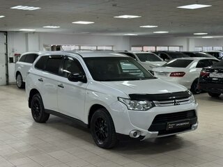 2014 Mitsubishi Outlander III Рестайлинг, белый, 1049000 рублей, вид 3