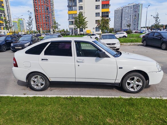 2010 Lada (ВАЗ) Priora I, белый, 255000 рублей - вид 4