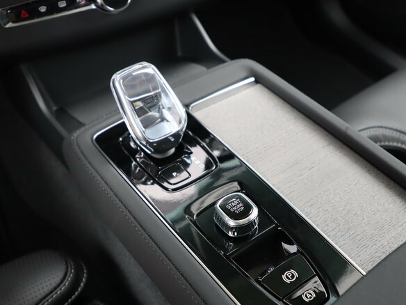 2026 Volvo XC90 B5 II Рестайлинг 2, серый, 10950000 рублей - вид 17