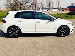 2023 Volkswagen Golf VIII, белый, 1920000 рублей, вид 2
