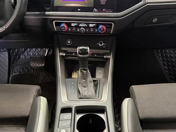 2023 Audi Q3 35 TFSI II (F3), серебристый, 2100000 рублей - вид 11