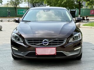 2018 Volvo S60 II Рестайлинг, коричневый, 1360000 рублей, вид 3