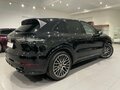 2019 Porsche Cayenne III, чёрный, 5578000 рублей - вид 5