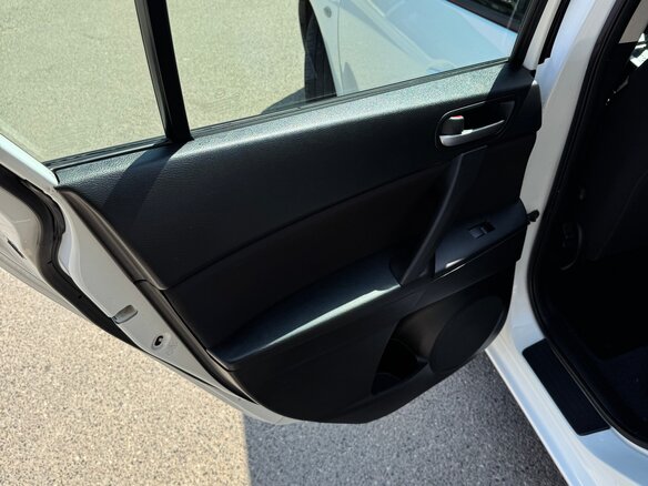2011 Mazda 3 II (BL), белый - вид 16