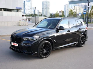 2021 BMW X5 40i IV (G05/G18), чёрный, 6800000 рублей, вид 3