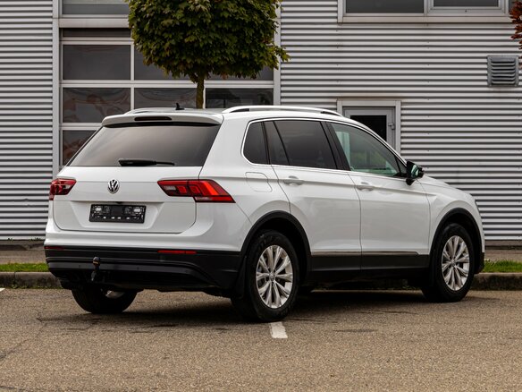 2017 Volkswagen Tiguan II, белый, 1995000 рублей - вид 5
