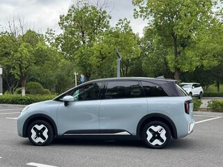 2025 Arcfox Kaola, серый, 1570000 рублей, вид 4