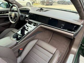 2026 Porsche Panamera 4 III, зелёный, 25300000 рублей, вид 2