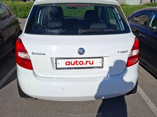 2014 Skoda Fabia II Рестайлинг, белый, 840000 рублей, вид 2