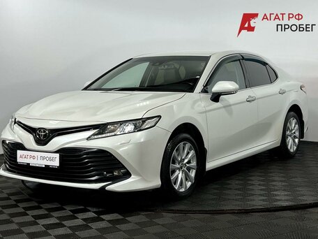 2019 Toyota Camry VIII (XV70), белый, 2385000 рублей, вид 2