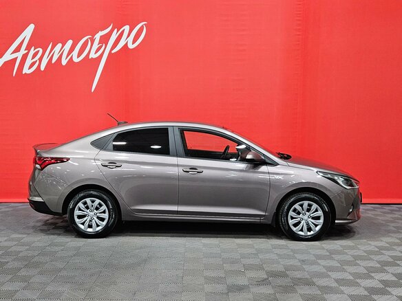 2021 Hyundai Solaris II Рестайлинг, коричневый, 1585000 рублей - вид 6