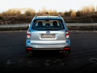2017 Subaru Forester IV Рестайлинг 2, серебристый, 1960000 рублей, вид 4