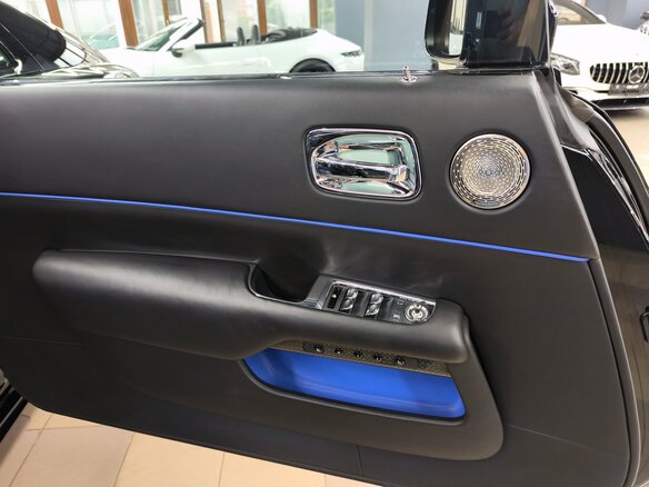 2016 Rolls-Royce Wraith Black Badge, чёрный, 27900000 рублей - вид 14
