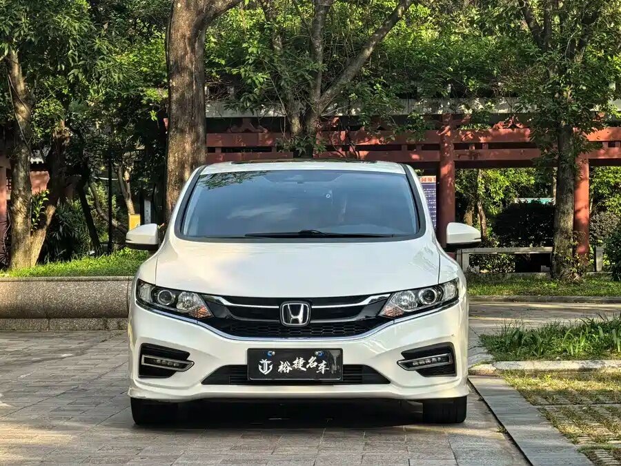 Открыть фотографии: Honda Jade I Рестайлинг