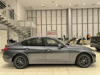 2017 BMW 3 серии 320d xDrive VI (F3x) Рестайлинг, серый, 1850000 рублей, вид 4