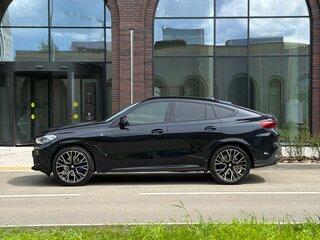 2021 BMW X6 30d III (G06), чёрный, 7900000 рублей, вид 4