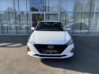 2021 Hyundai Solaris II Рестайлинг, белый, 1400000 рублей, вид 2
