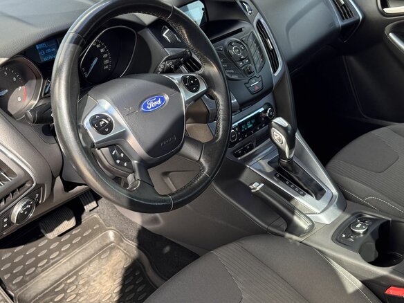 2014 Ford Focus III, красный - вид 12
