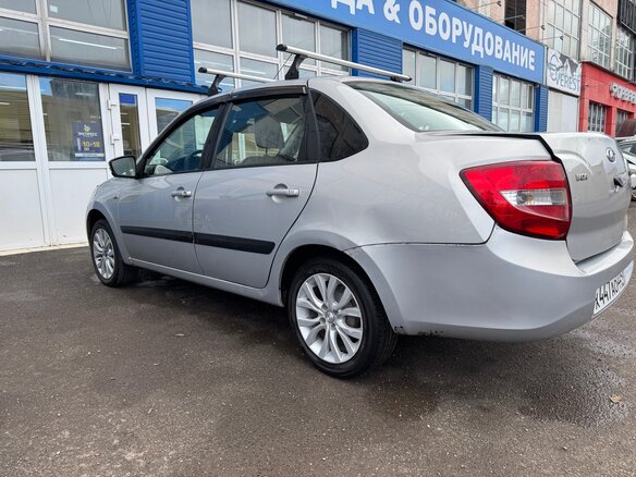 2016 Lada (ВАЗ) Granta I, серебристый, 305000 рублей - вид 5