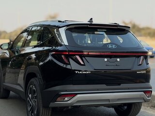 2025 Hyundai Tucson SWB IV Рестайлинг, чёрный, 4215200 рублей, вид 4