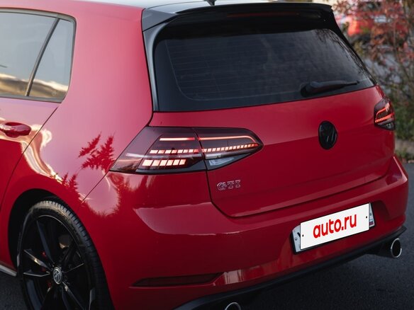 2020 Volkswagen Golf GTI VIII, пурпурный, 2395000 рублей - вид 7