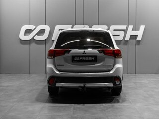 2018 Mitsubishi Outlander III Рестайлинг 2, белый, 1849000 рублей, вид 4