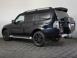 2014 Mitsubishi Pajero IV Рестайлинг 2, чёрный, 2525000 рублей, вид 2