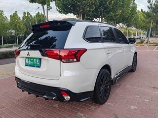 2022 Mitsubishi Outlander III Рестайлинг 3, белый, 1870008 рублей, вид 4