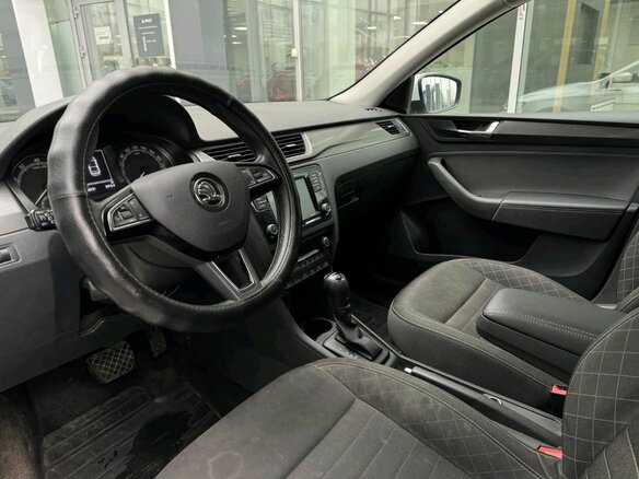 2019 Skoda Rapid I Рестайлинг, белый, 1350000 рублей - вид 6