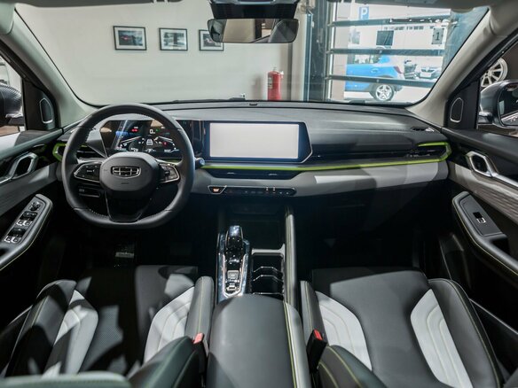 2026 Geely Coolray I Рестайлинг, серый, 2964990 рублей - вид 12