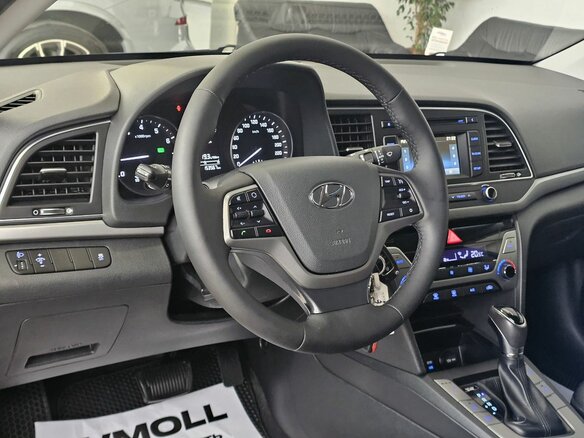 2017 Hyundai Elantra VI (AD), синий, 1699000 рублей - вид 11