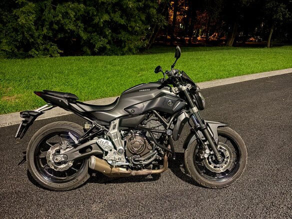 2015 Yamaha MT-07 (FZ-07), чёрный, 680000 рублей - вид 1