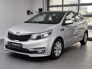 2017 Kia Rio III Рестайлинг, серебристый, 1320000 рублей, вид 1