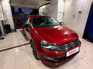 2017 Volkswagen Polo V Рестайлинг, пурпурный, 999000 рублей, вид 3